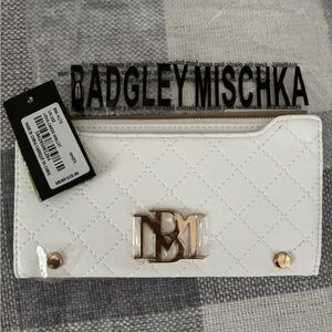NWT  •Designer BM BADGLEY MISCHKA•White Long Wallet